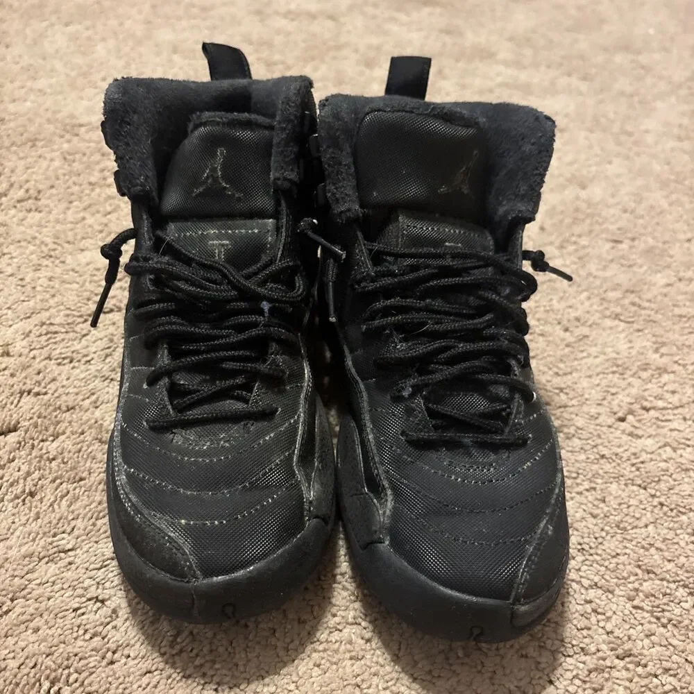 Jordan 12 Retro Black High Top Unisex Kids Sneakers Size 5Y Synthetic